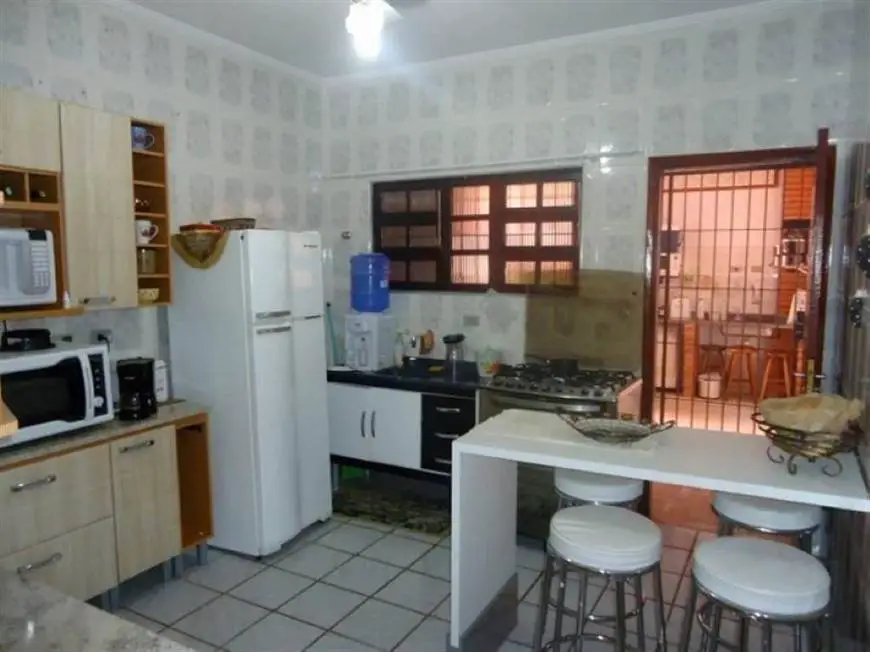 Foto 2 de Sobrado com 2 Quartos à venda, 120m² em Vila Caicara, Praia Grande