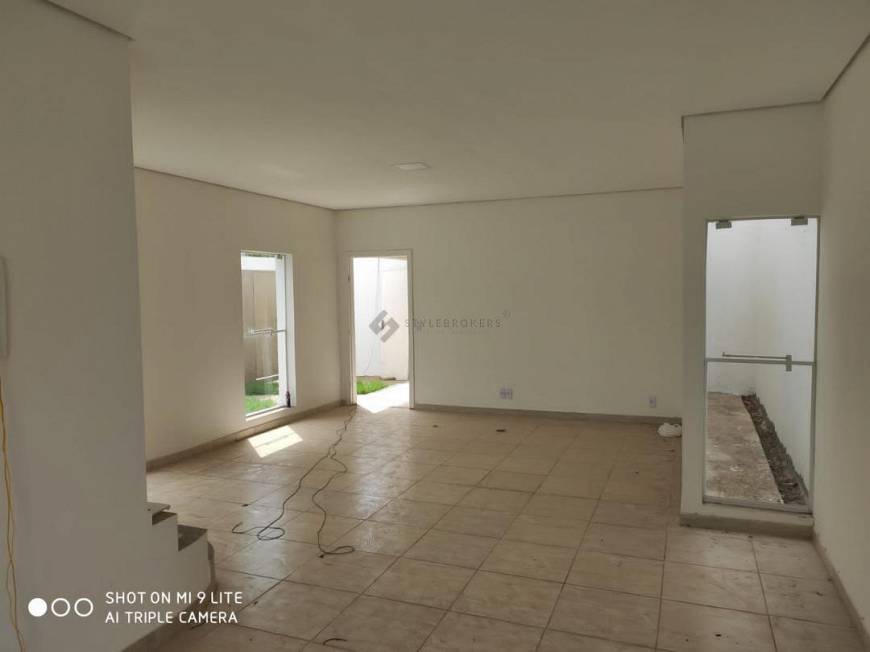 Foto 2 de Sobrado com 2 Quartos à venda, 156m² em Vitória Régia, Várzea Grande