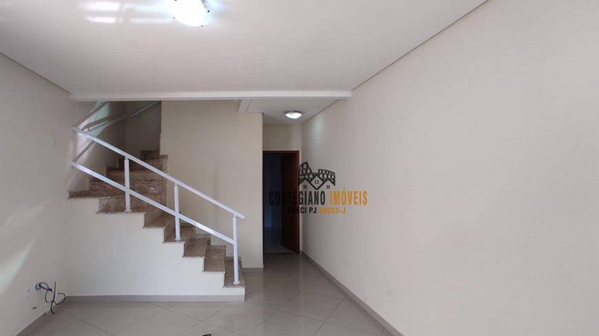 Foto 1 de Sobrado com 3 Quartos para alugar, 120m² em Campo Grande, Santos