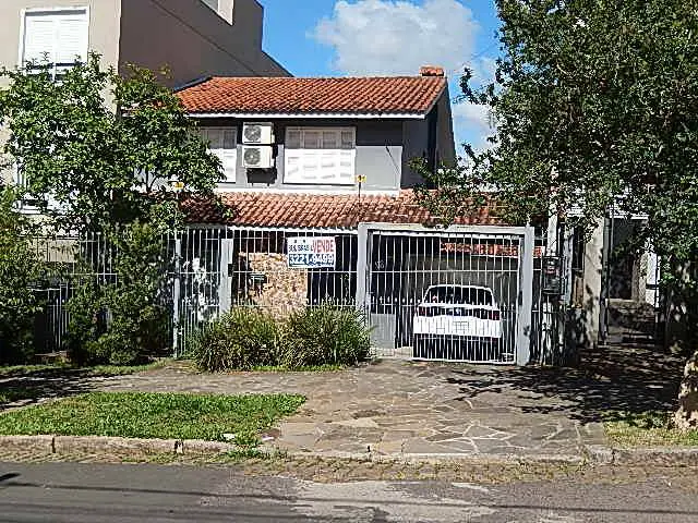 Foto 1 de Sobrado com 3 Quartos à venda, 278m² em Chácara das Pedras, Porto Alegre