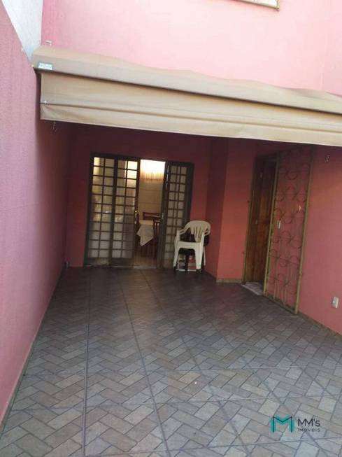 Foto 2 de Sobrado com 3 Quartos à venda, 85m² em Esmeralda, Cascavel