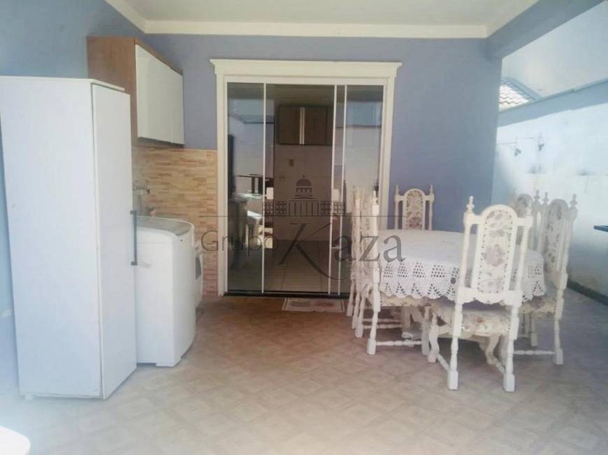 Foto 1 de Sobrado com 3 Quartos à venda, 150m² em Jardim das Indústrias, São José dos Campos