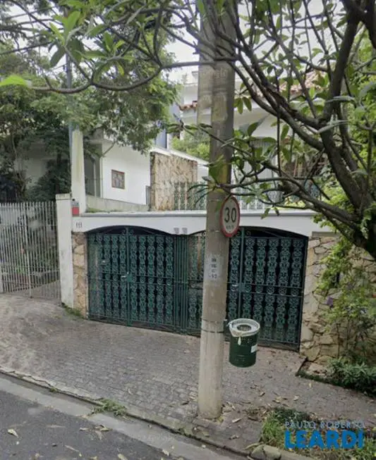 Foto 1 de Sobrado com 3 Quartos para alugar, 350m² em Lapa, São Paulo