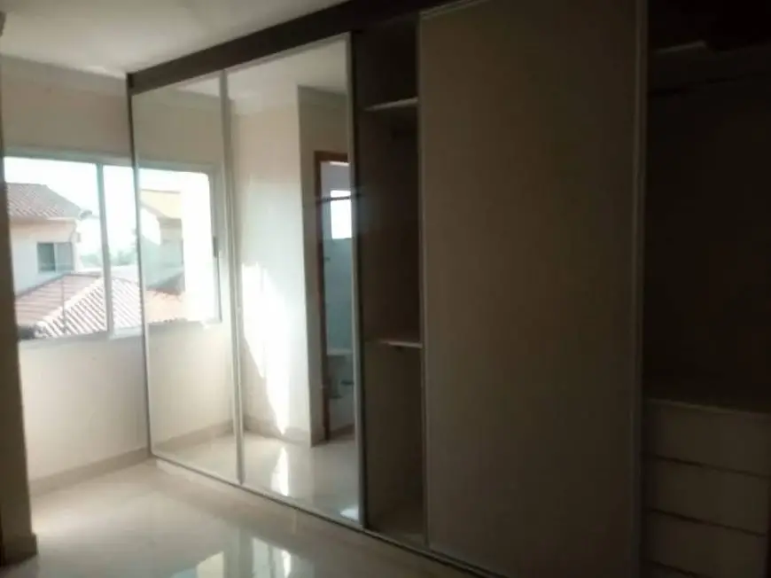 Foto 3 de Sobrado com 3 Quartos à venda, 105m² em Residencial Flórida, Goiânia