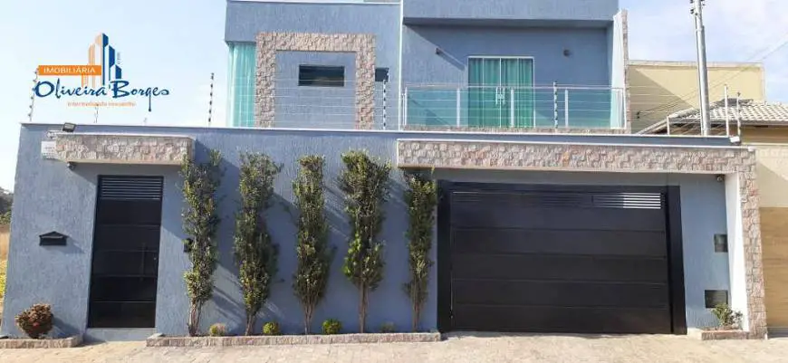 Foto 1 de Sobrado com 3 Quartos à venda, 270m² em Residencial Jardins do Lago 	, Anápolis