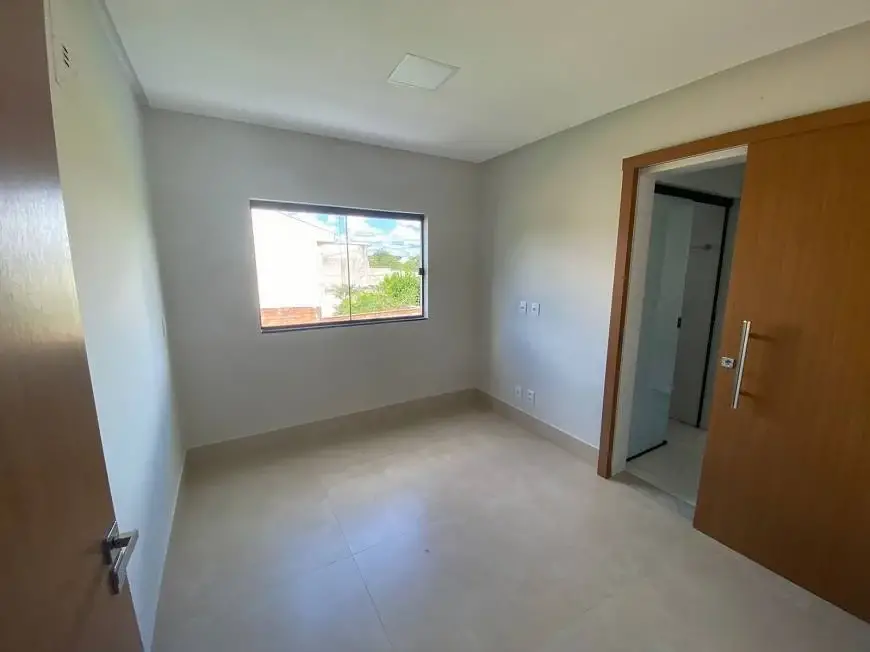 Foto 4 de Sobrado com 3 Quartos para alugar, 130m² em Residencial Recanto dos Buritis, Goiânia