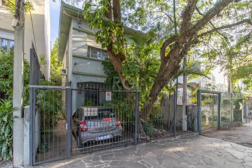 Foto 1 de Sobrado com 3 Quartos à venda, 124m² em São Geraldo, Porto Alegre