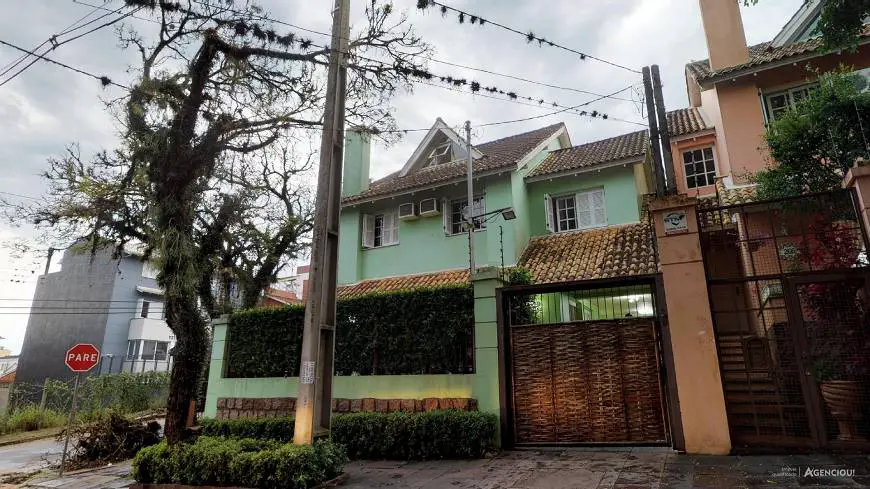 Foto 1 de Sobrado com 3 Quartos à venda, 220m² em Tristeza, Porto Alegre