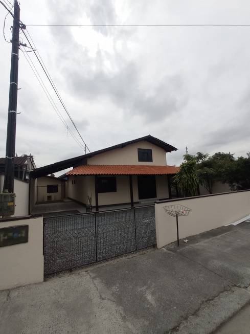 Foto 1 de Sobrado com 3 Quartos para alugar, 121m² em Vila Nova, Joinville