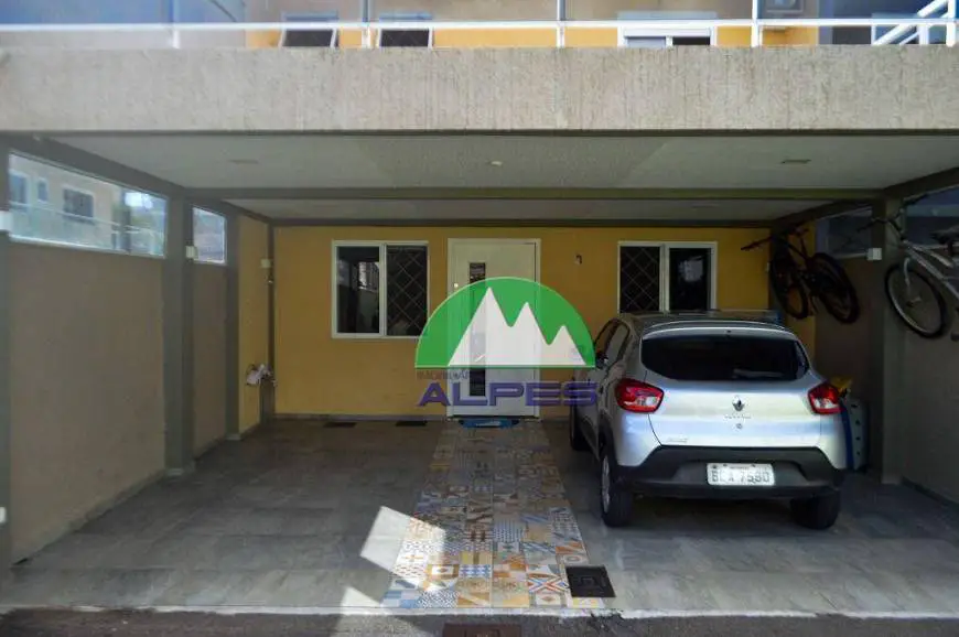 Foto 1 de Sobrado com 3 Quartos à venda, 130m² em Xaxim, Curitiba