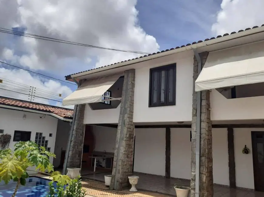 Foto 1 de Sobrado com 4 Quartos para venda ou aluguel, 145m² em Alto do Calhau, São Luís