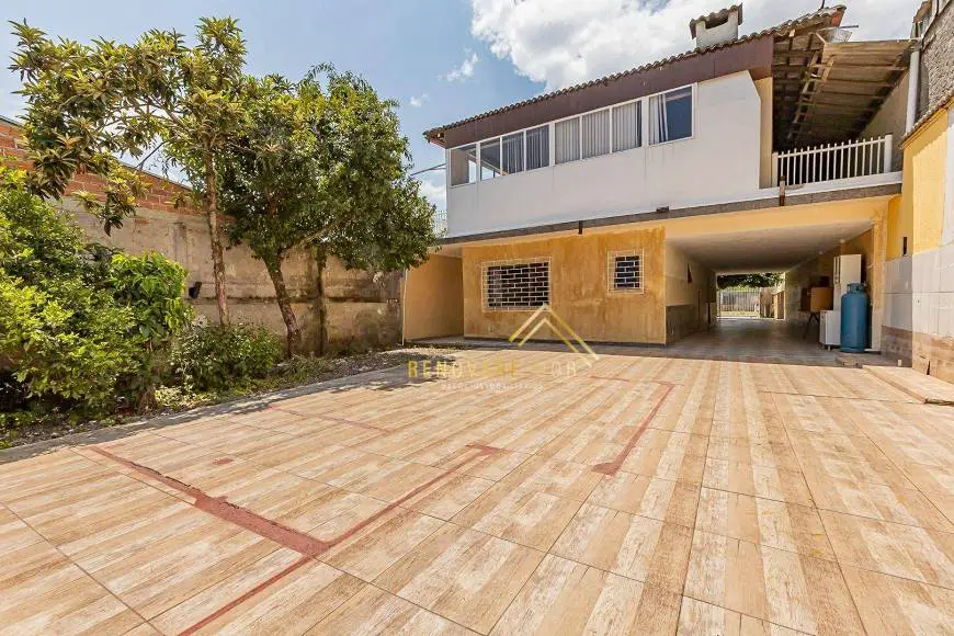 Foto 1 de Sobrado com 4 Quartos para alugar, 390m² em Cajuru, Curitiba