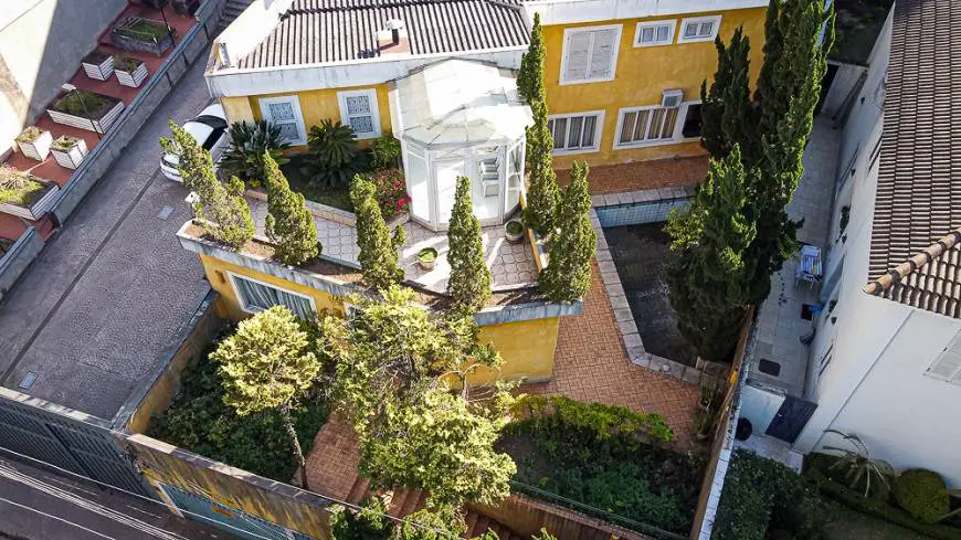 Foto 1 de Sobrado com 4 Quartos à venda, 450m² em Cidade Jardim, São Paulo