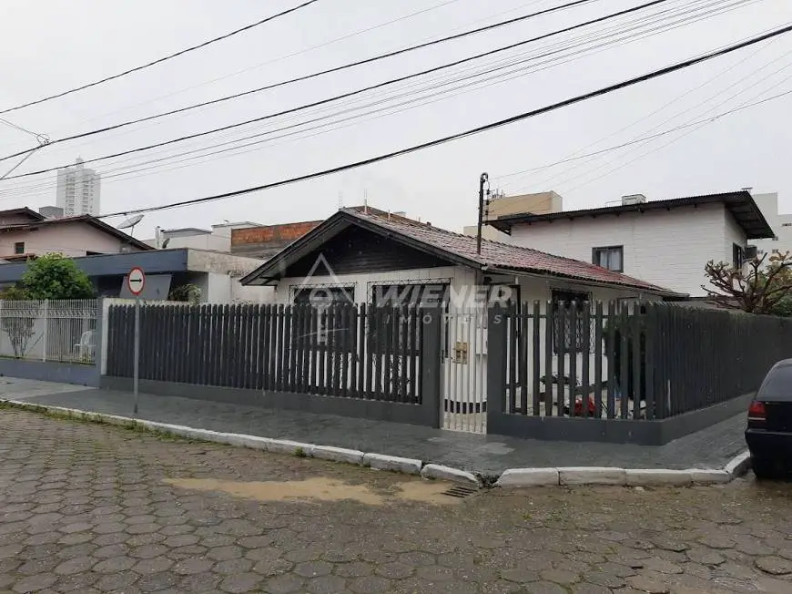 Foto 1 de Sobrado com 4 Quartos à venda, 120m² em Fazenda, Itajaí