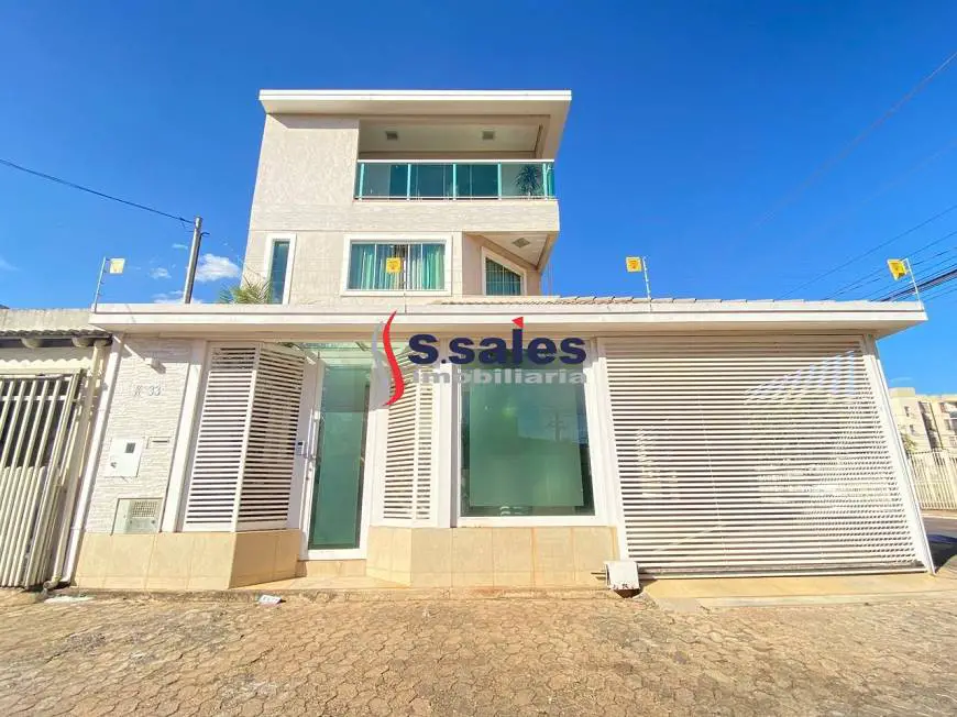 Foto 1 de Sobrado com 4 Quartos à venda, 270m² em Guara I, Brasília
