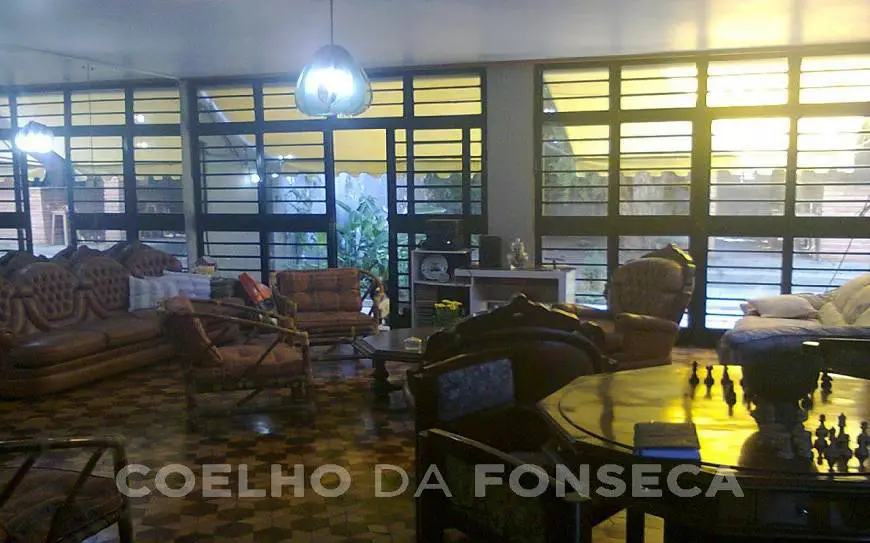 Foto 2 de Sobrado com 4 Quartos à venda, 240m² em Mirandópolis, São Paulo