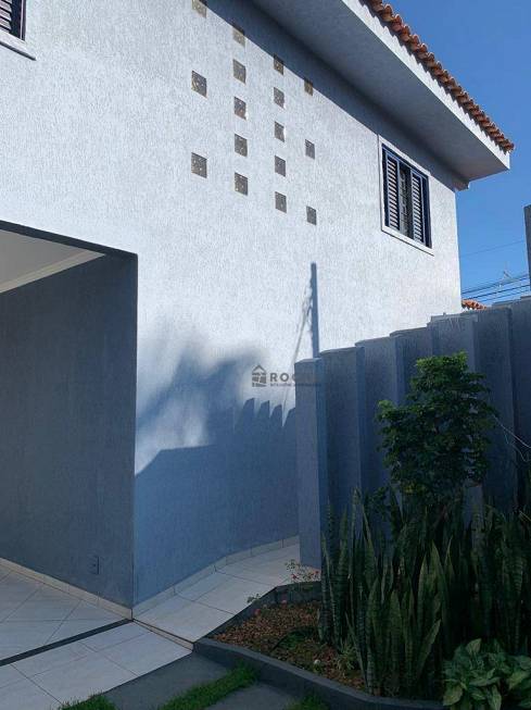 Foto 4 de Sobrado com 4 Quartos à venda, 245m² em Monte Castelo, Campo Grande