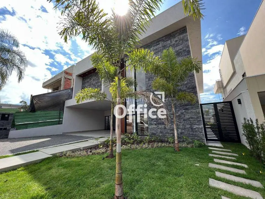 Foto 1 de Sobrado com 4 Quartos à venda, 360m² em Residencial Anaville, Anápolis