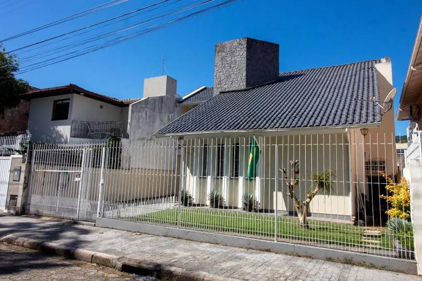 Foto 1 de Sobrado com 4 Quartos à venda, 260m² em Santa Mônica, Florianópolis