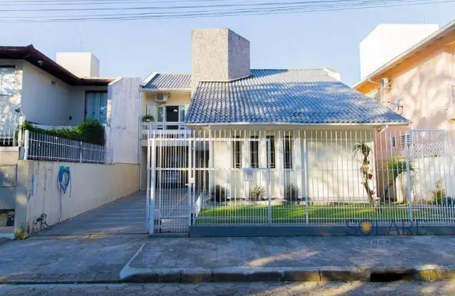 Foto 3 de Sobrado com 4 Quartos à venda, 260m² em Santa Mônica, Florianópolis