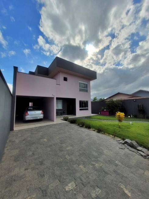 Foto 1 de Sobrado com 4 Quartos à venda, 161m² em Vila Nova, Joinville