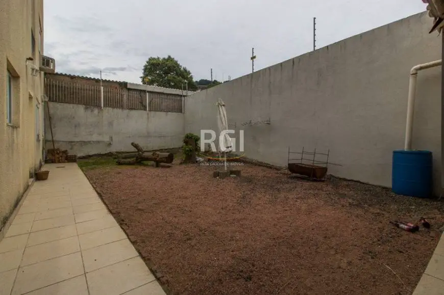 Foto 3 de Sobrado com 5 Quartos à venda, 250m² em Protásio Alves, Porto Alegre
