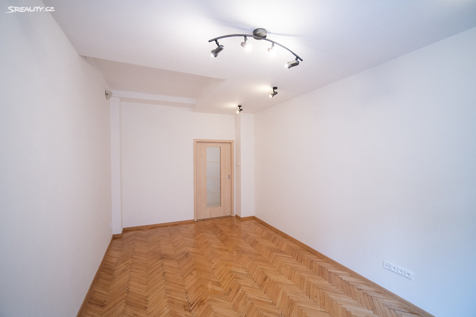 Prodej bytu 2+1 50 m², Tolstého, Praha - Vršovice