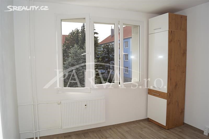 Pronájem bytu 1+1 37 m², 1. máje, Hrádek - Nová Huť
