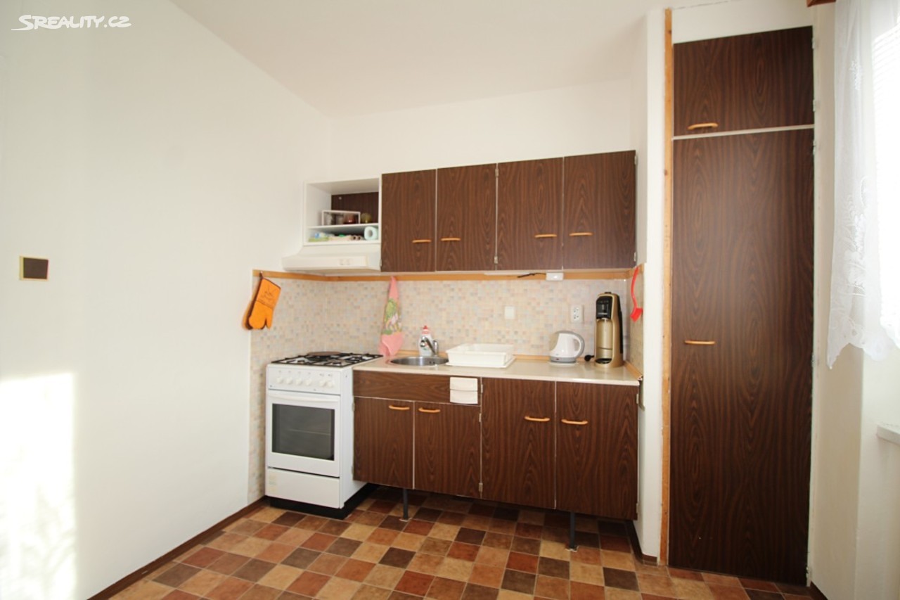 Pronájem bytu 1+1 41 m², Chvatěrubská, Praha 8 - Čimice