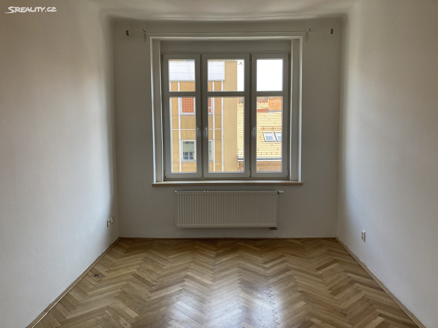 Pronájem bytu 1+1 35 m², Praha 10
