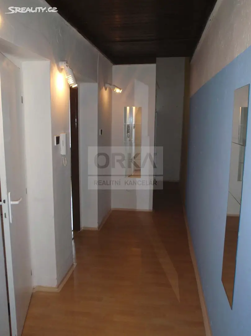 Pronájem bytu 1+kk 38 m², Dolní náměstí, Olomouc