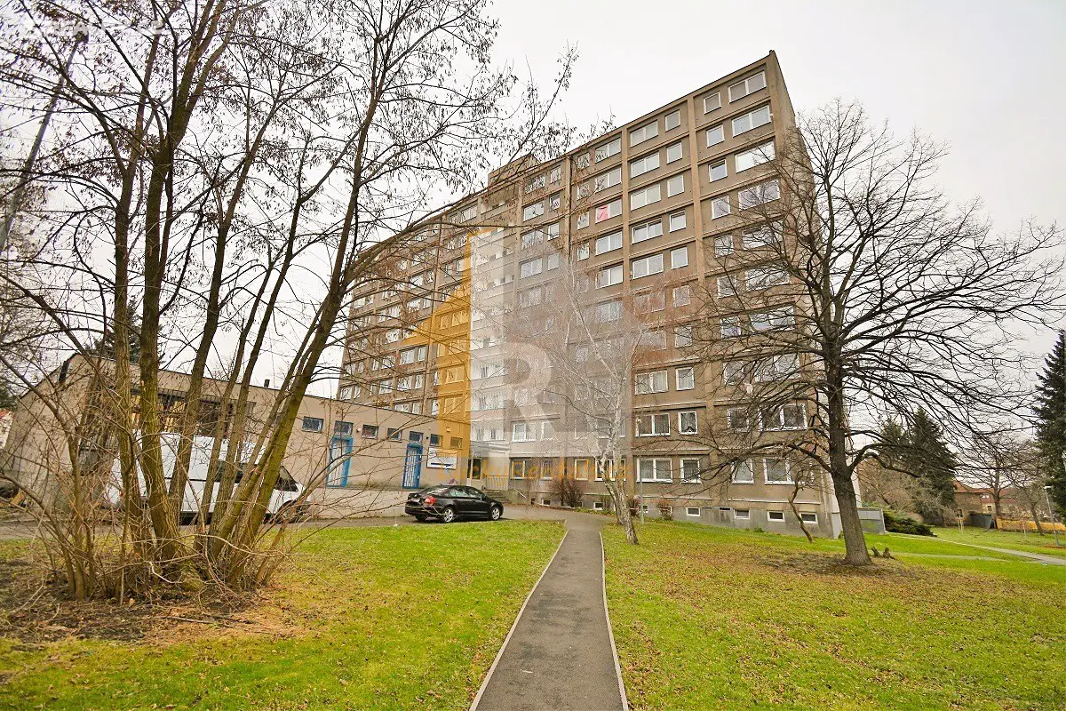Pronájem bytu 1+kk 29 m², Šestajovická, Praha 9 - Hloubětín