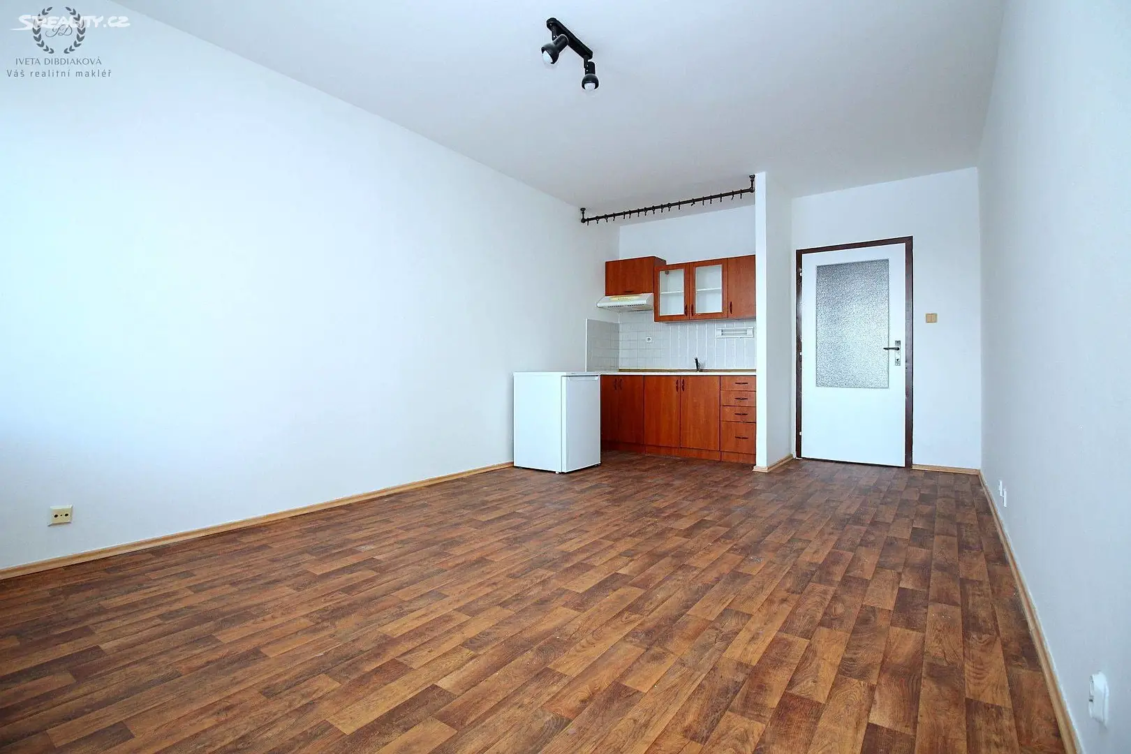 Pronájem bytu 1+kk 28 m², Křivoklátská, Praha 9 - Letňany