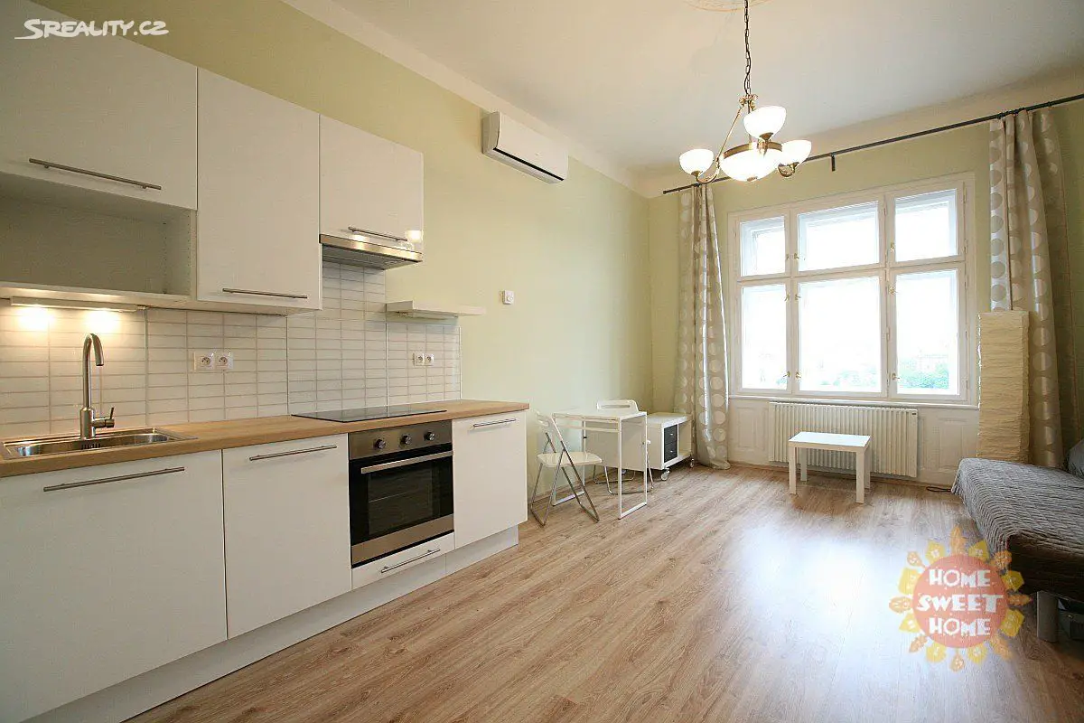 Pronájem bytu 1+kk 35 m², Rašínovo nábřeží, Praha 2 - Nové Město