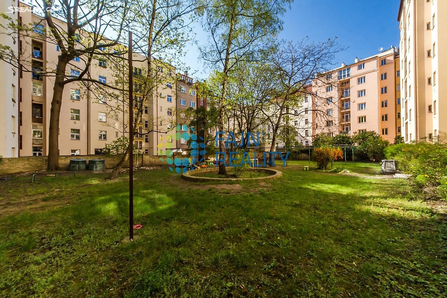 Pronájem bytu 1+kk 44 m² (Podkrovní), Boleslavská, Praha 3 - Vinohrady