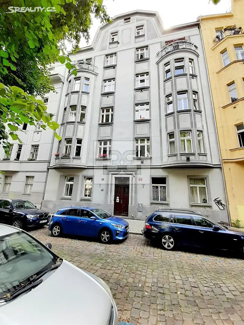 Pronájem bytu 1+kk 31 m², Madridská, Praha 10 - Vršovice