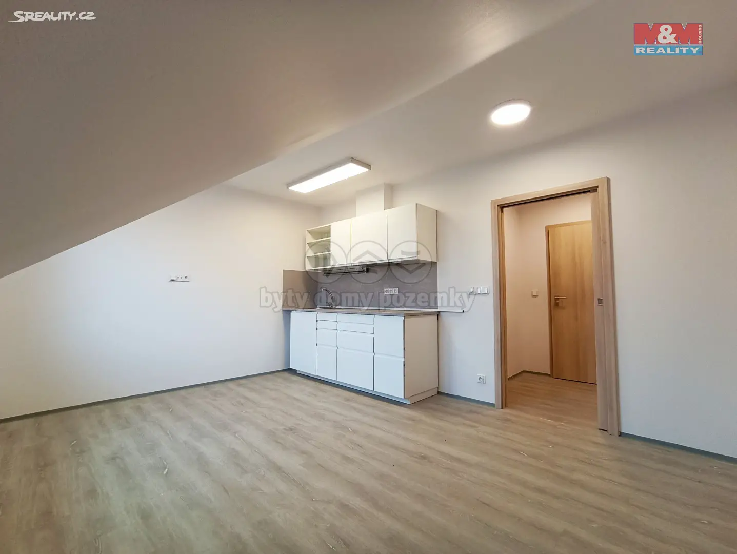 Pronájem bytu 1+kk 20 m², Rostoklaty - Nová Ves II, okres Kolín