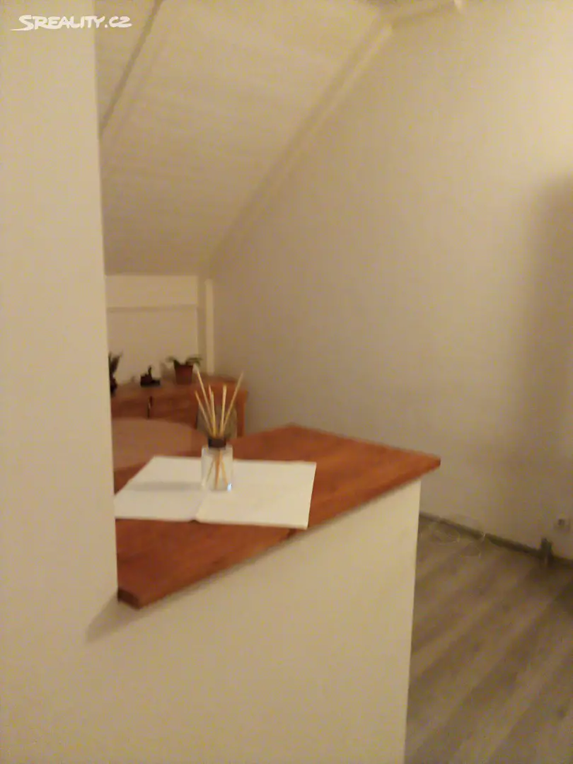 Pronájem bytu 1+kk 25 m² (Podkrovní), 1. máje, Uherské Hradiště - Mařatice