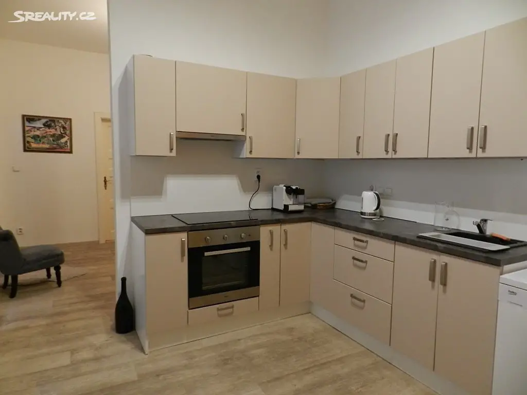 Pronájem bytu 2+1 80 m², Radnická, Brno - Brno-město