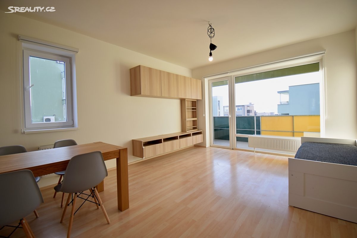 Pronájem bytu 2+1 60 m², Hvozdecká, Brno - Bystrc