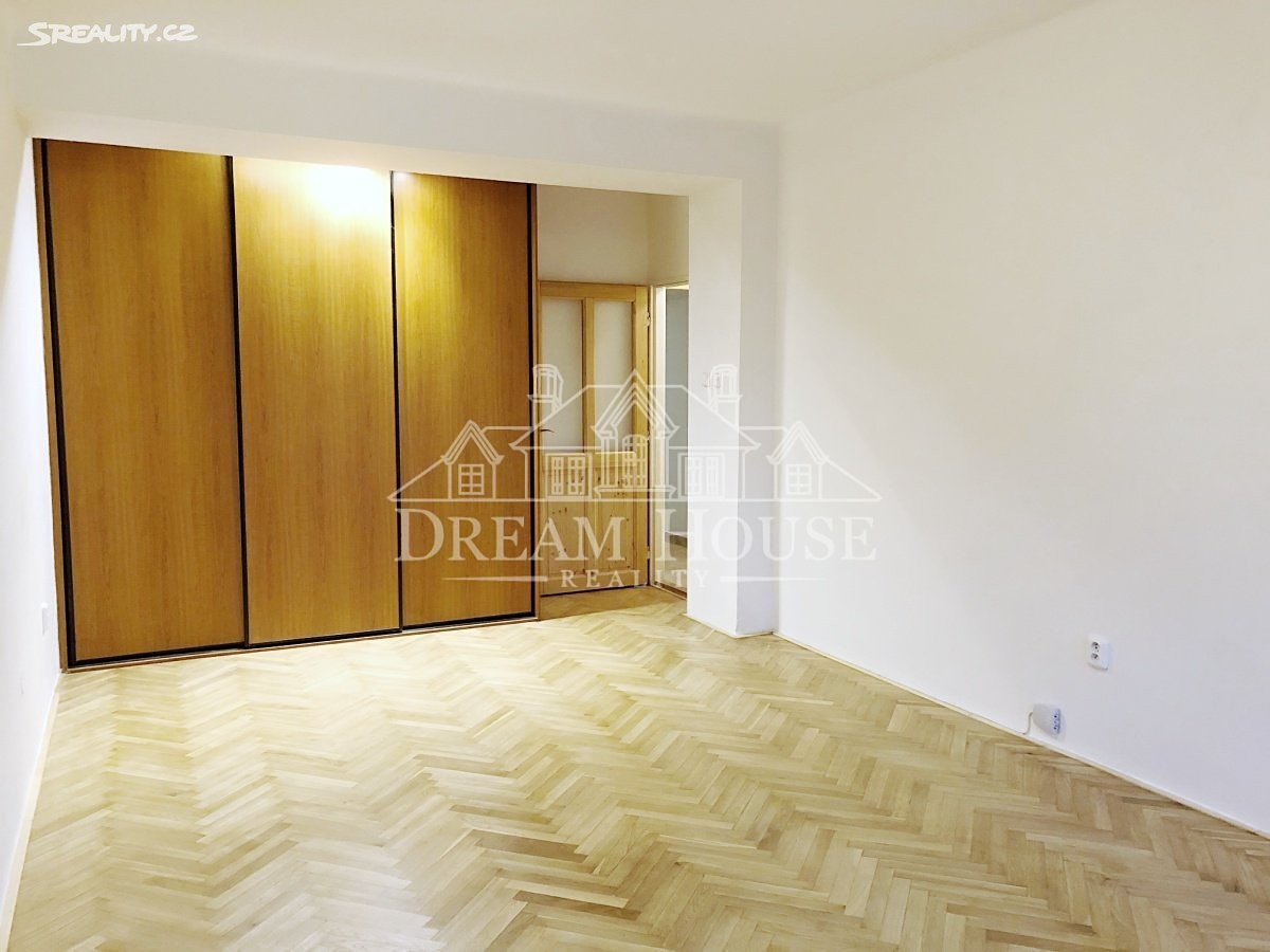 Pronájem bytu 2+1 55 m², Pod Rapidem, Praha 10 - Strašnice