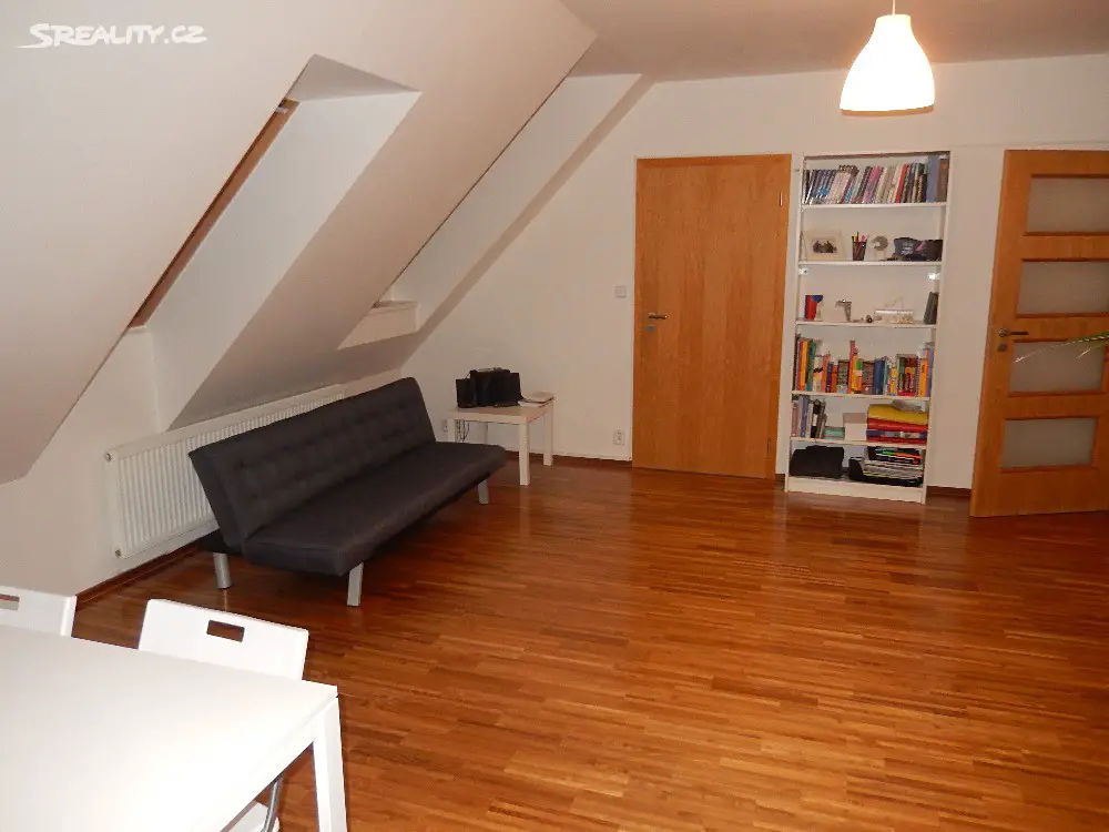 Pronájem bytu 2+kk 62 m² (Podkrovní), Uralská, Praha 6 - Bubeneč