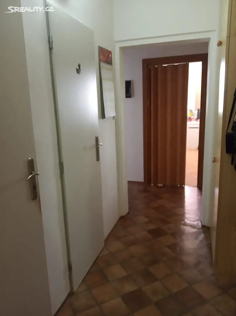 Pronájem bytu 2+kk 44 m², U vlečky, Praha 4 - Komořany