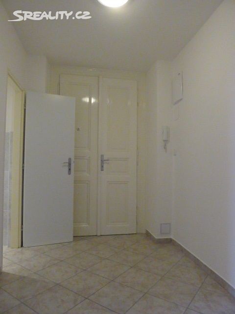 Pronájem bytu 2+kk 55 m², Na Bojišti, Praha 2 - Nové Město