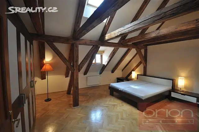 Pronájem bytu 3+1 155 m² (Podkrovní), Tomášská, Praha 1 - Malá Strana