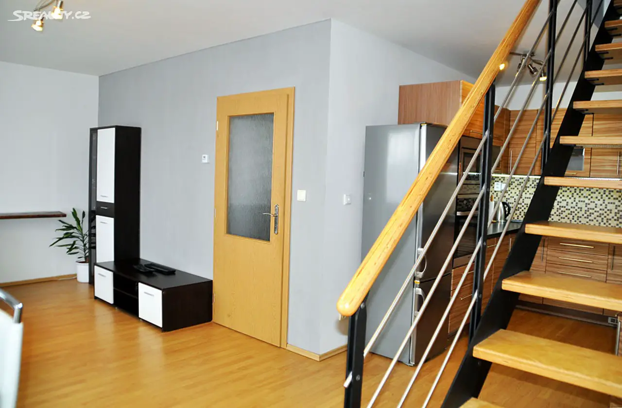 Pronájem bytu 3+kk 66 m², U Potoka, Jinočany