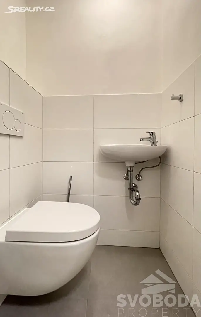 Pronájem bytu 3+kk 75 m² (Podkrovní), Kotevní, Praha 5 - Smíchov