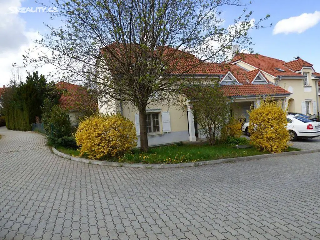 Pronájem  rodinného domu 234 m², pozemek 343 m², V oblouku, Praha 6 - Nebušice