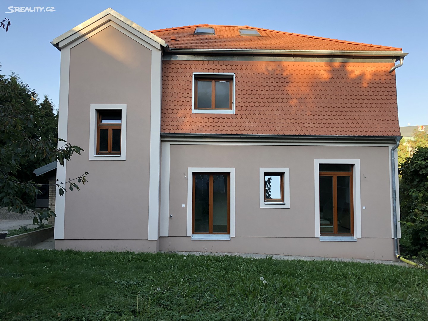 Pronájem  rodinného domu 220 m², pozemek 1 000 m², Klikatá, Praha - Praha 5