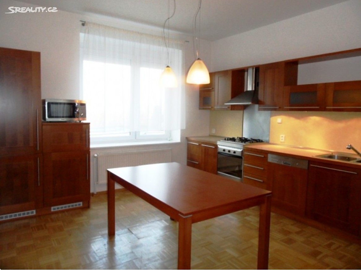 Pronájem  rodinného domu 350 m², pozemek 421 m², Huberova, Praha - Ruzyně